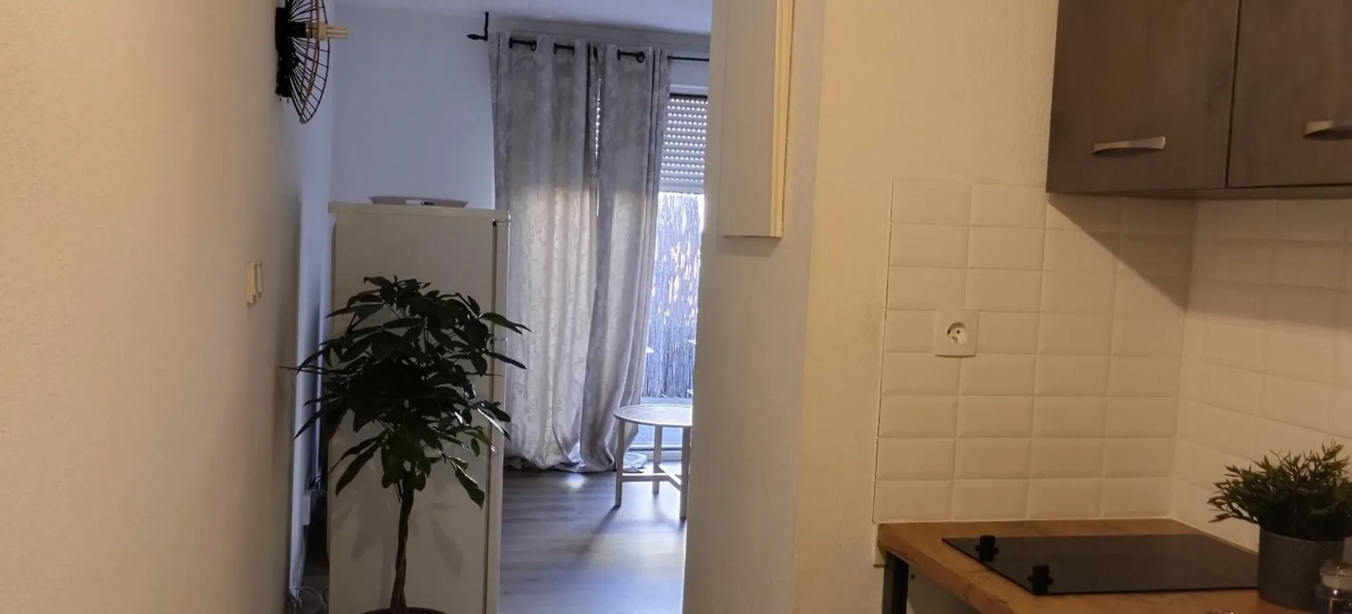 Studio Cosy, Renove Avec Terrasse Aix-en-Provence 0*,